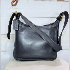 COACH Legacy Zip Bag Vintage 9966 Black‎ Glove-Tanned Leather Made in USA 2001